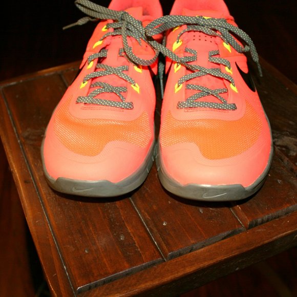 Nike Metcon Hyper-Orange Women's Cross Training Shoes-EXCELLENT CONDITION! - Picture 3 of 9